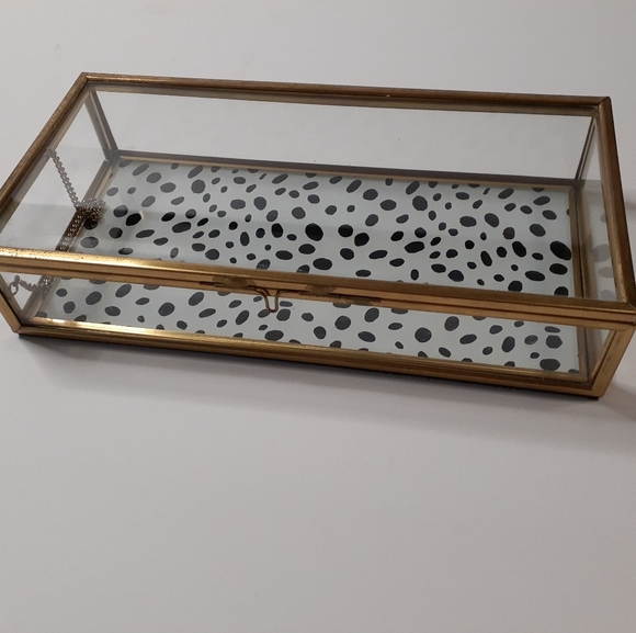 Jewelry box